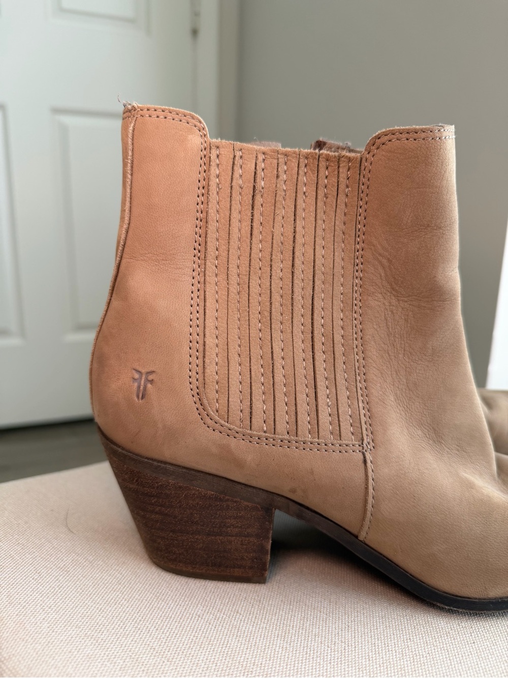 Frye Sandra Chelsea Leather Boot Taupe - Picture 2 of 7